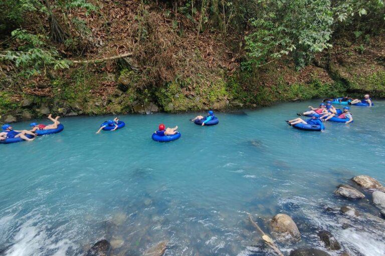 Costa Rica family tour Rio Celeste Costa Rica Family tour in Rio Celeste